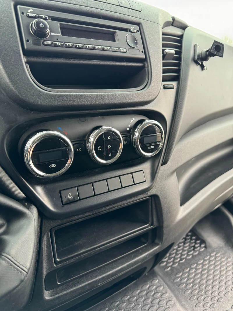 Iveco Daily 35-130, снимка 8 - Бусове и автобуси - 53099699