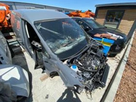 На части - VW Caddy 2018 2бр., снимка 2