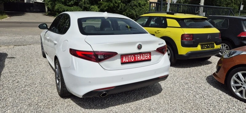 Alfa Romeo Giulia 2.2GTD-150кс., снимка 9 - Автомобили и джипове - 44263637