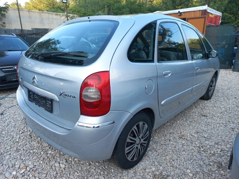 Citroen Xsara picasso 1.6i/* 2011година, снимка 4 - Автомобили и джипове - 46456163