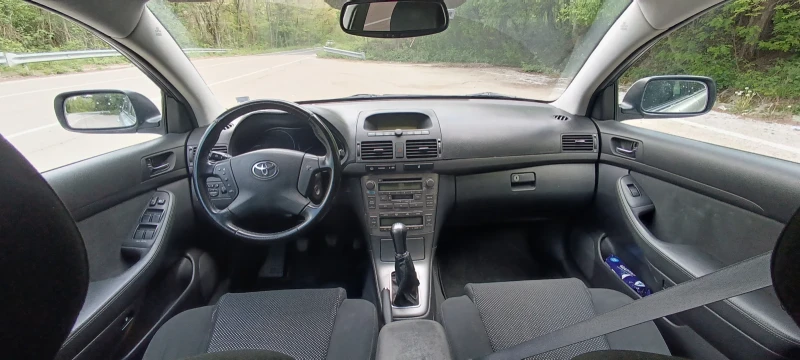 Toyota Avensis 2.0 D4D, снимка 9 - Автомобили и джипове - 47297961