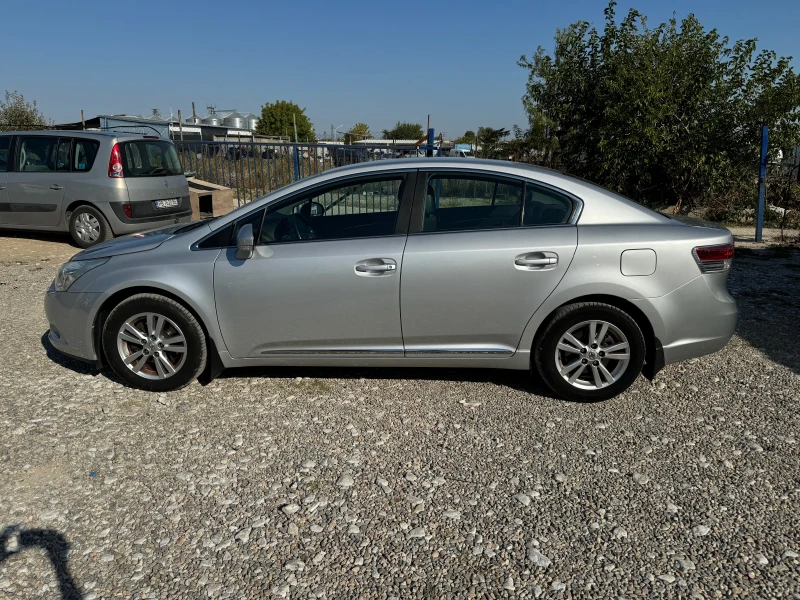 Toyota Avensis 1.8i-NAVI-KAMERA, снимка 8 - Автомобили и джипове - 47361216