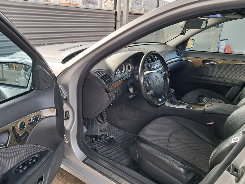 Mercedes-Benz E 280, снимка 5 - Автомобили и джипове - 47551844