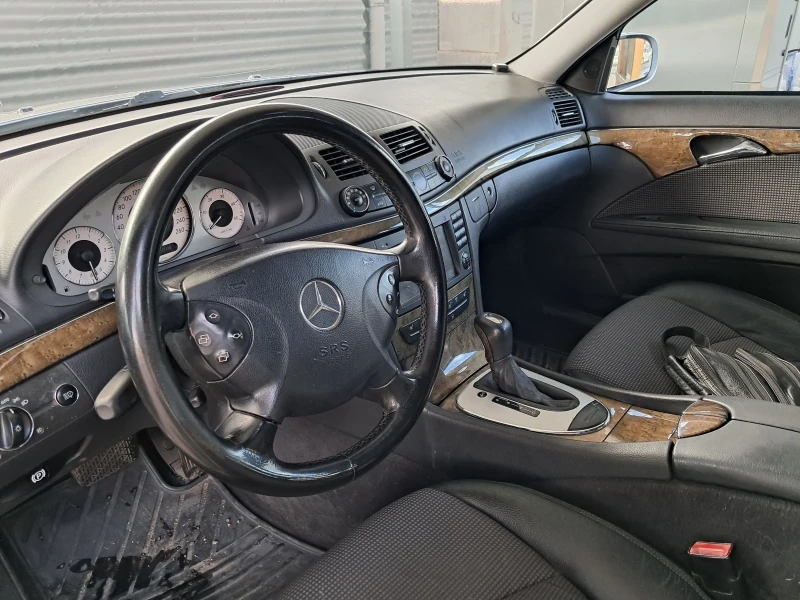 Mercedes-Benz E 280, снимка 6 - Автомобили и джипове - 47551844