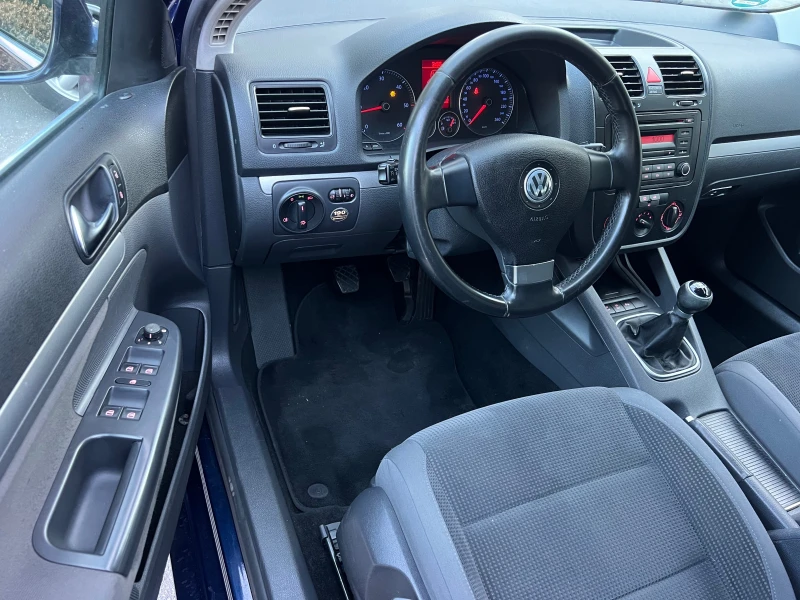 VW Golf 1.9TDI KLIMATIK/105кс/UNIKAT, снимка 9 - Автомобили и джипове - 48132657