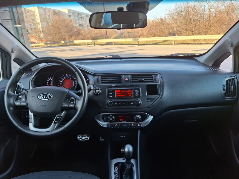 Kia Rio 1.4i АВТОМАТ - ТОП, снимка 9 - Автомобили и джипове - 48379418