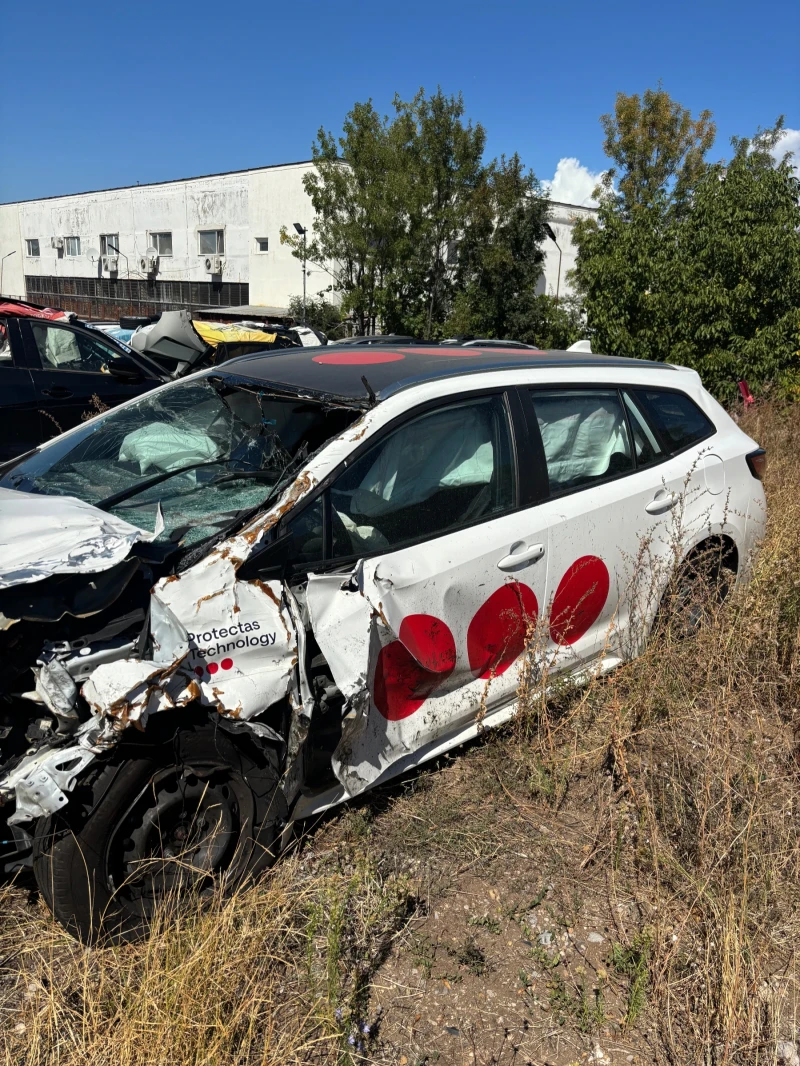 Toyota Corolla 1.8 Hybrid на части, снимка 3 - Автомобили и джипове - 51690355