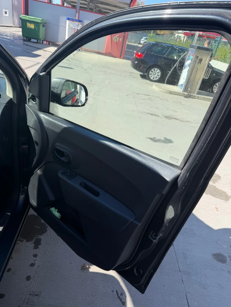 Dacia Dokker 1.6 бензин газ, снимка 9 - Автомобили и джипове - 53146704