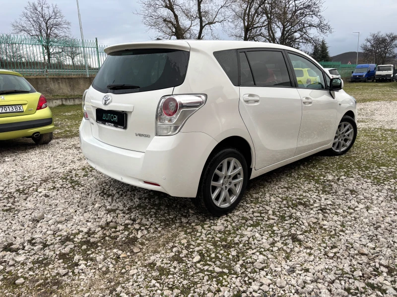 Toyota Verso Уникат D4D НАВИ ПАРКТРОНИК, снимка 4 - Автомобили и джипове - 53275090