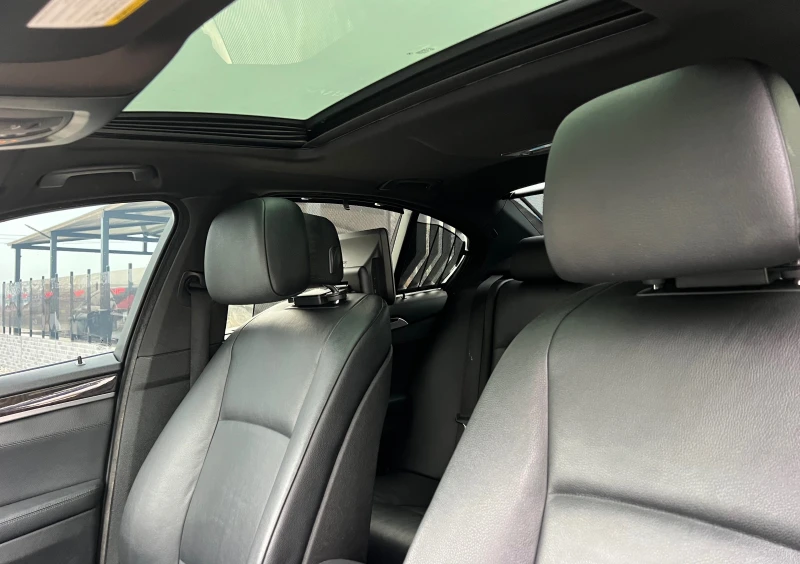 BMW 535 M-PERFORMANCE/3xTW/FACELIFT/HEAD-UP/PANORAMA/FULL, снимка 11 - Автомобили и джипове - 53513258