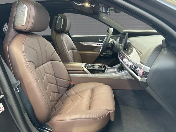 BMW 750 e xDrive = M-Sport = Гаранция - изображение 10