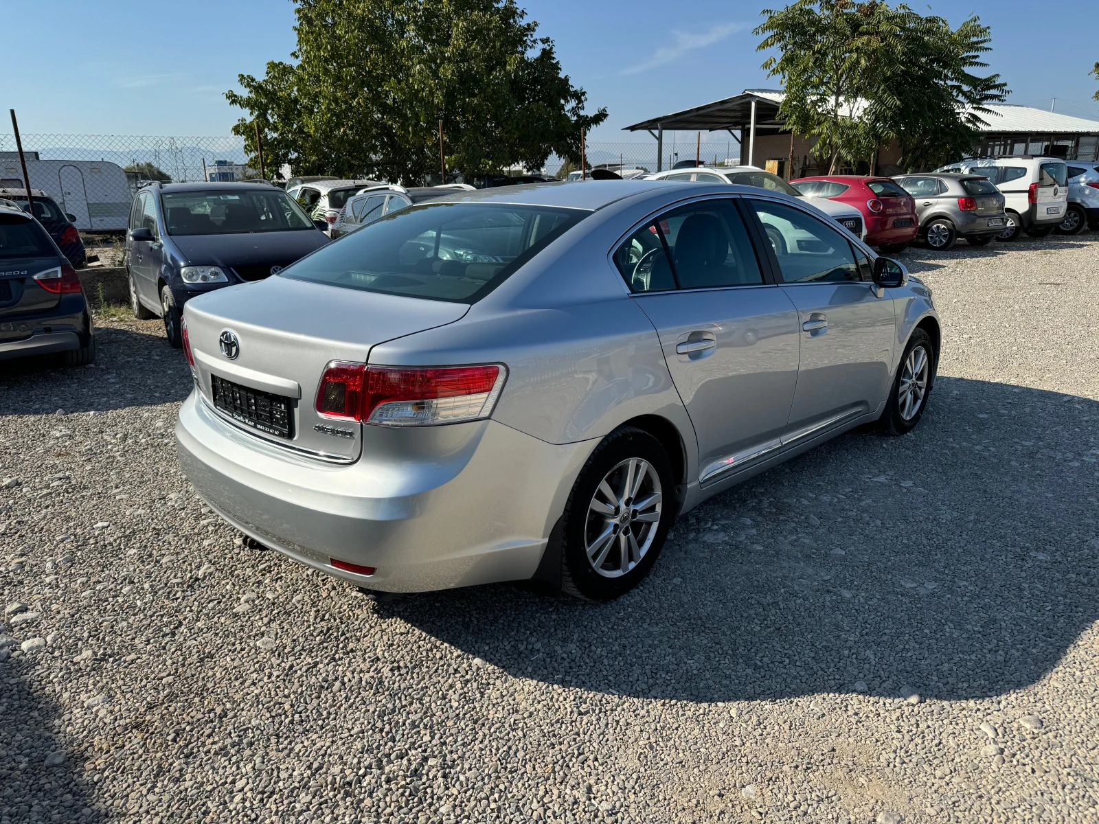 Toyota Avensis 1.8i-NAVI-KAMERA - изображение 6