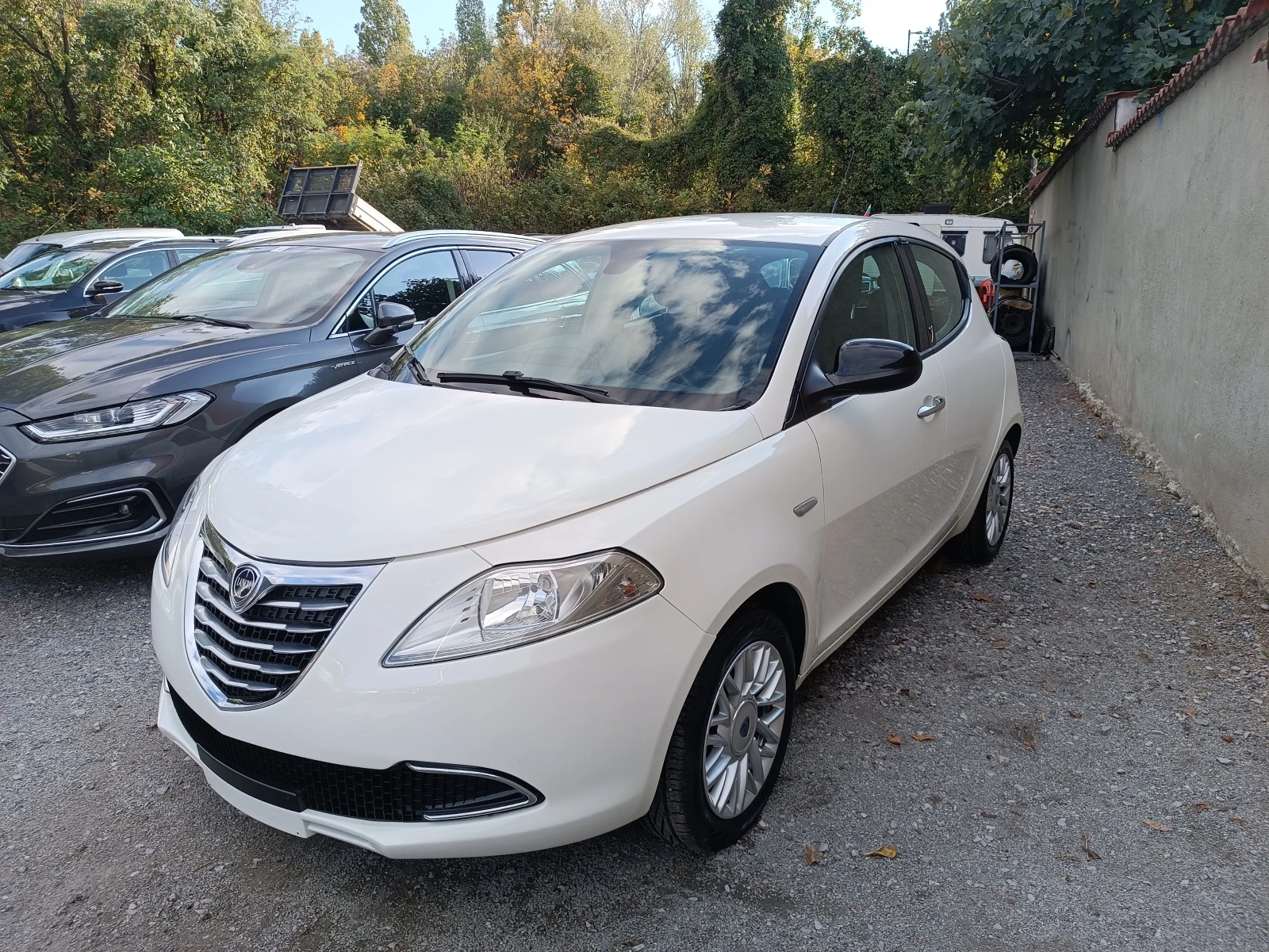 Lancia Ypsilon 1.2i-газ /EURO 6B - изображение 2