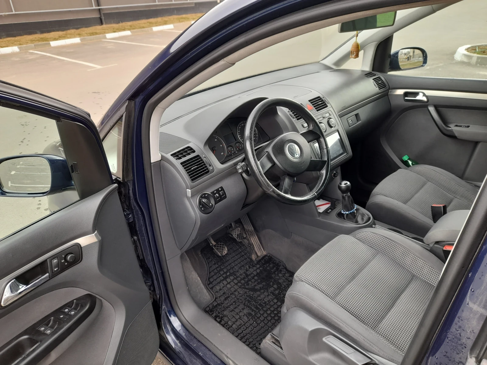 VW Touran 1, 9 TDI - изображение 9