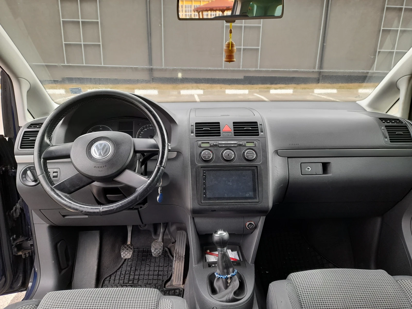 VW Touran 1, 9 TDI - изображение 8