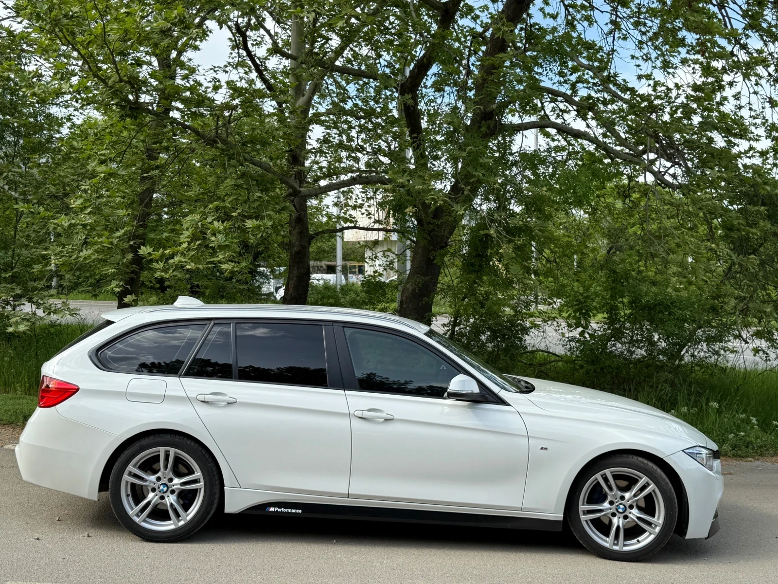 BMW 320 2.0d - изображение 4
