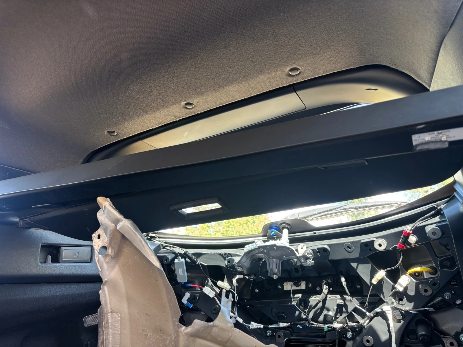 Toyota Corolla 1.8 Hybrid на части - изображение 4