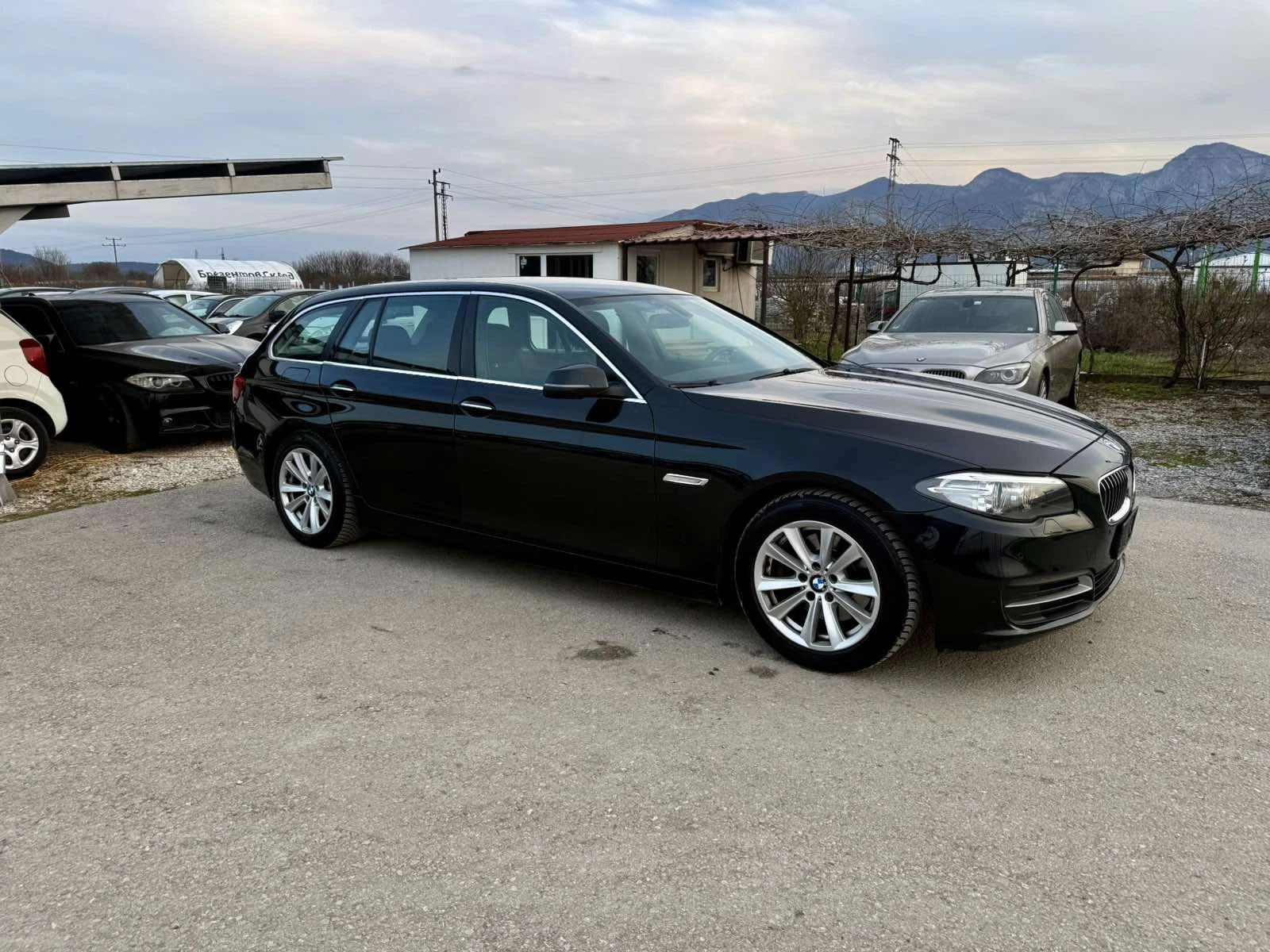 BMW 520 2.0D FaceLift Italia, снимка 4 - Автомобили и джипове - 53884842