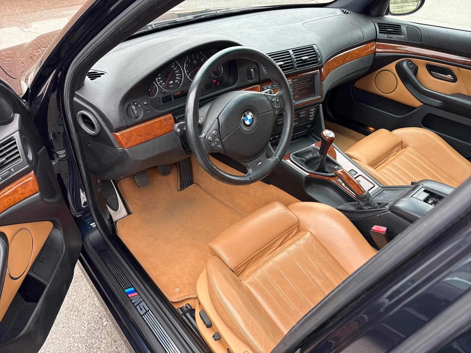 BMW M5 С РЕГИСТРАЦИЯ & АВТО КРЕДИТ, снимка 7 - Автомобили и джипове - 54069544