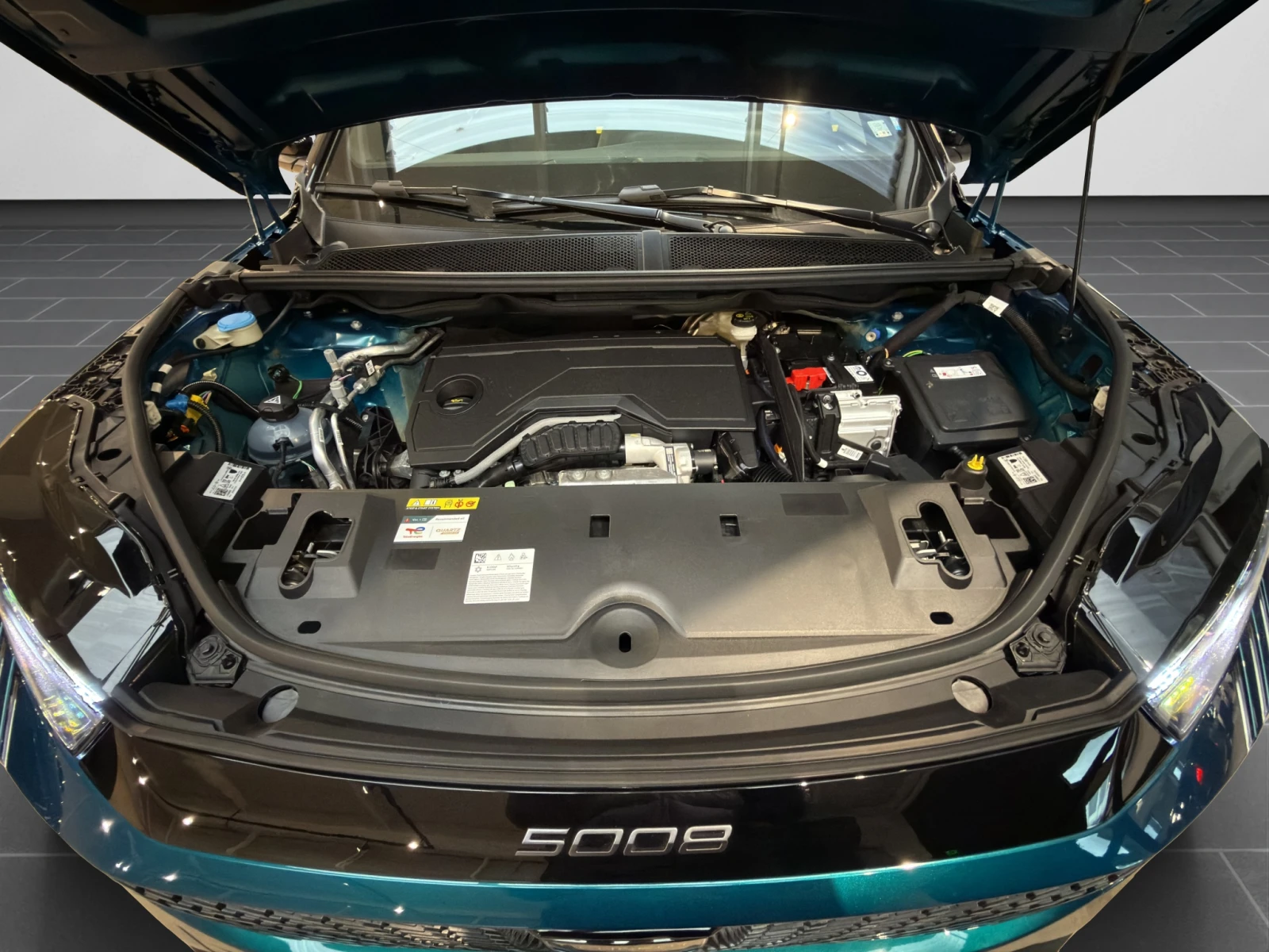 Peugeot 5008 GT 1.2 PureTech 145 HYBRID Гаранция до 11.2029 г., снимка 14 - Автомобили и джипове - 54137327