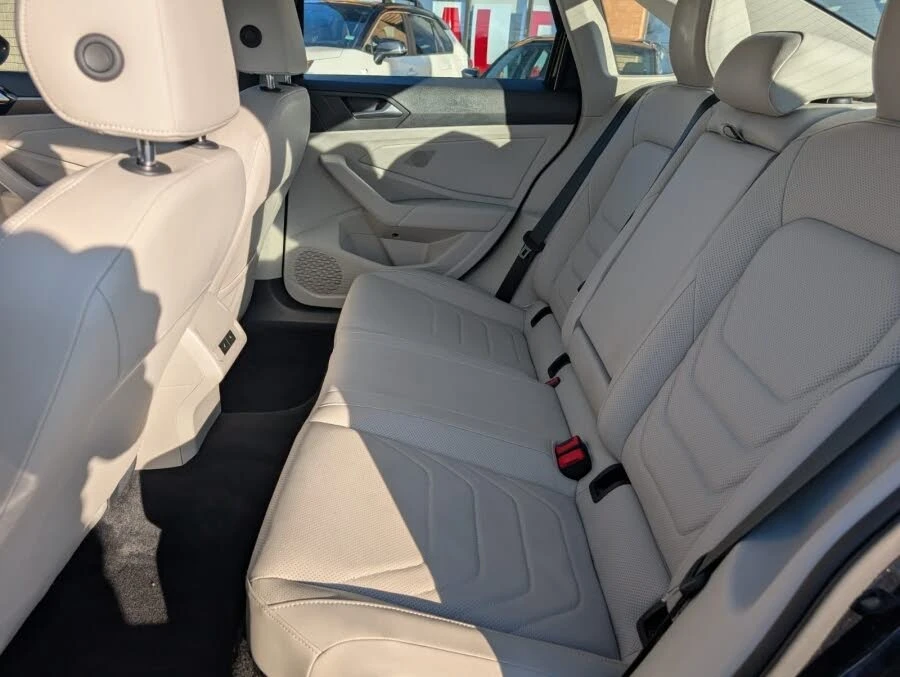 VW Jetta SEL Premium FWD АвтоКредит  (ЦЕНА ДО БГ), снимка 8 - Автомобили и джипове - 54384726