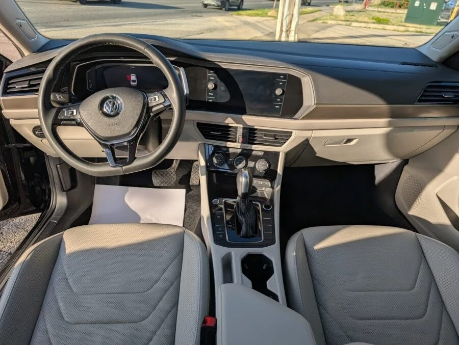 VW Jetta SEL Premium FWD АвтоКредит  (ЦЕНА ДО БГ), снимка 3 - Автомобили и джипове - 54384726