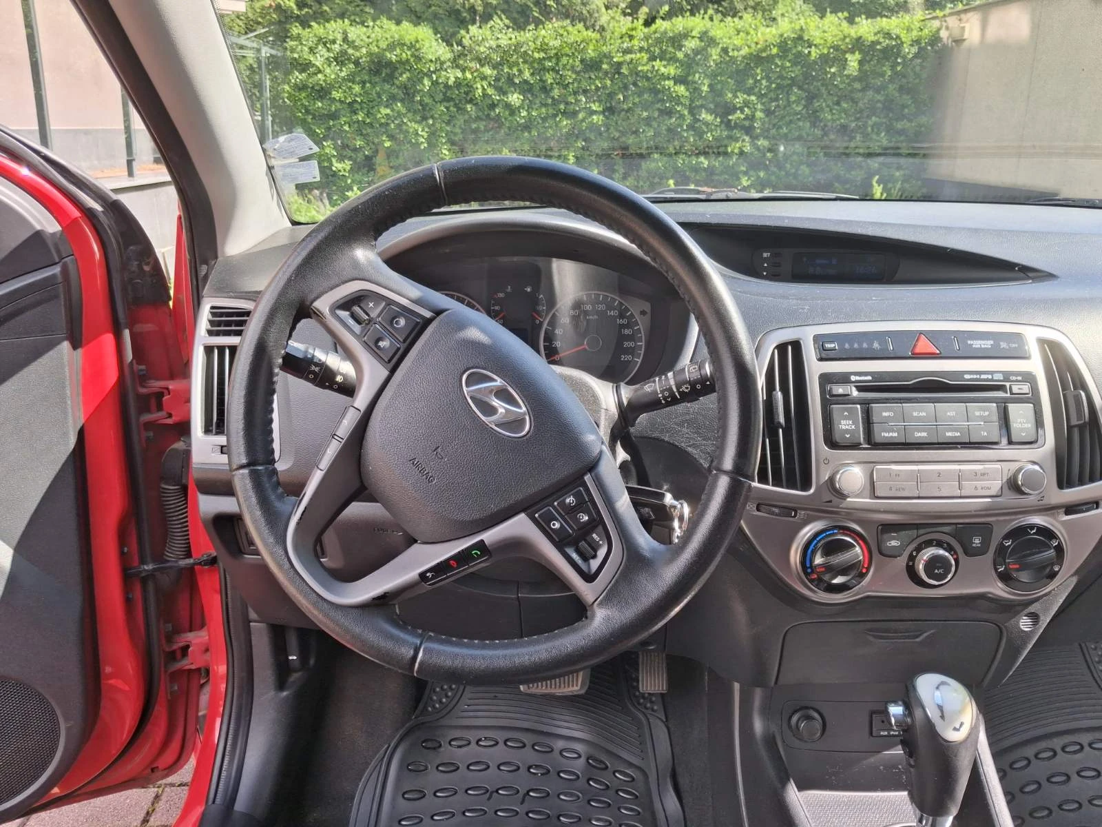 Hyundai I20, снимка 7 - Автомобили и джипове - 54740447