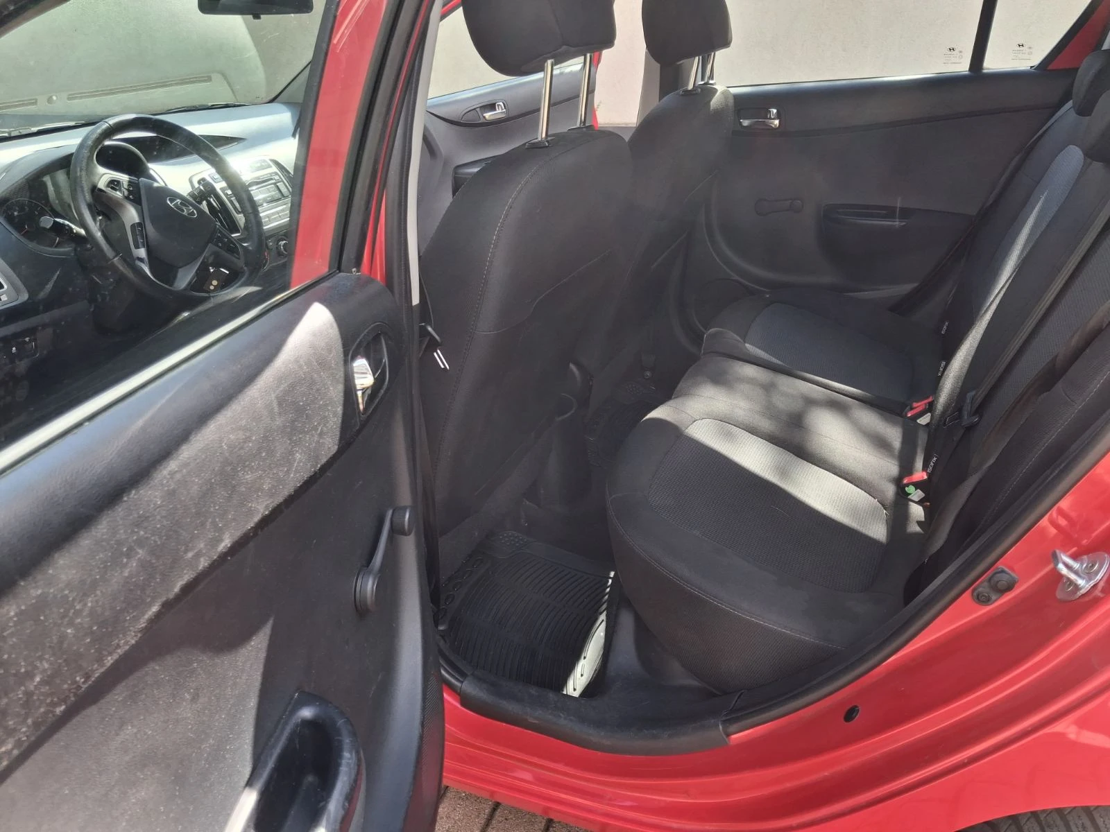 Hyundai I20, снимка 11 - Автомобили и джипове - 54740447