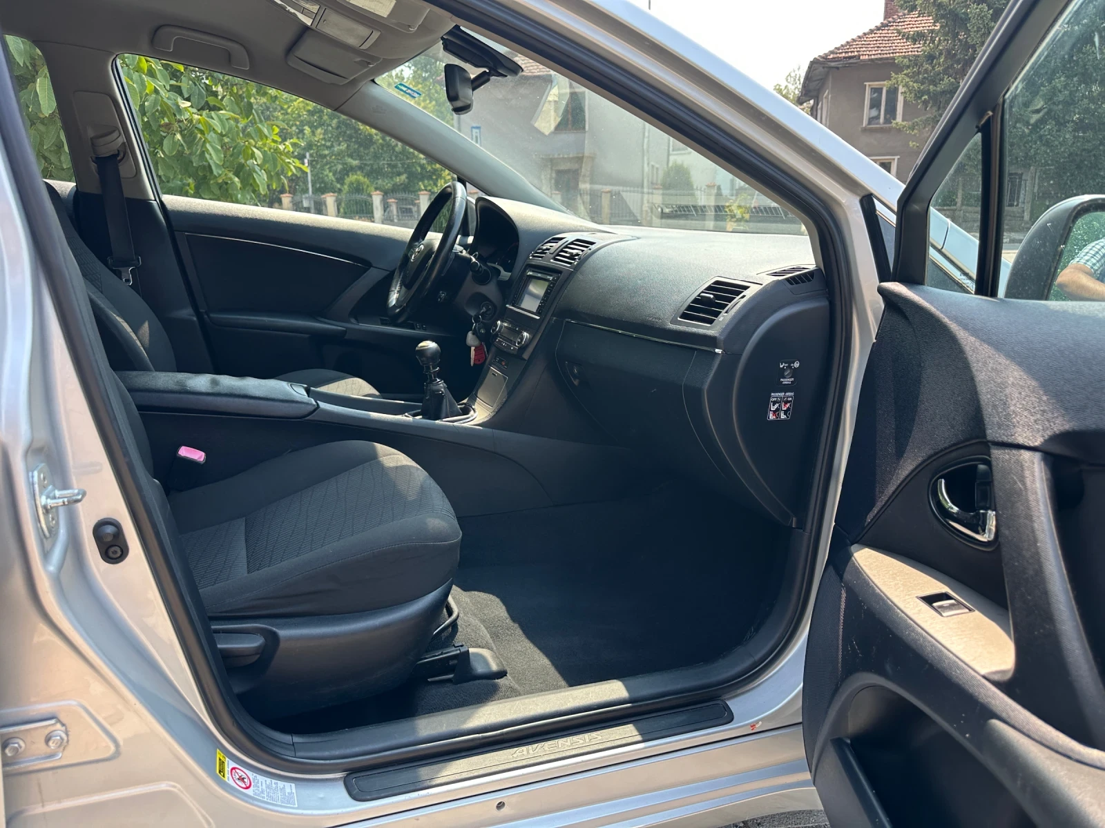 Toyota Avensis 1.8-VVTI-Comfort-NAVI-6-ск-1Г-ГАРАНЦИЯ, снимка 10 - Автомобили и джипове - 55710147