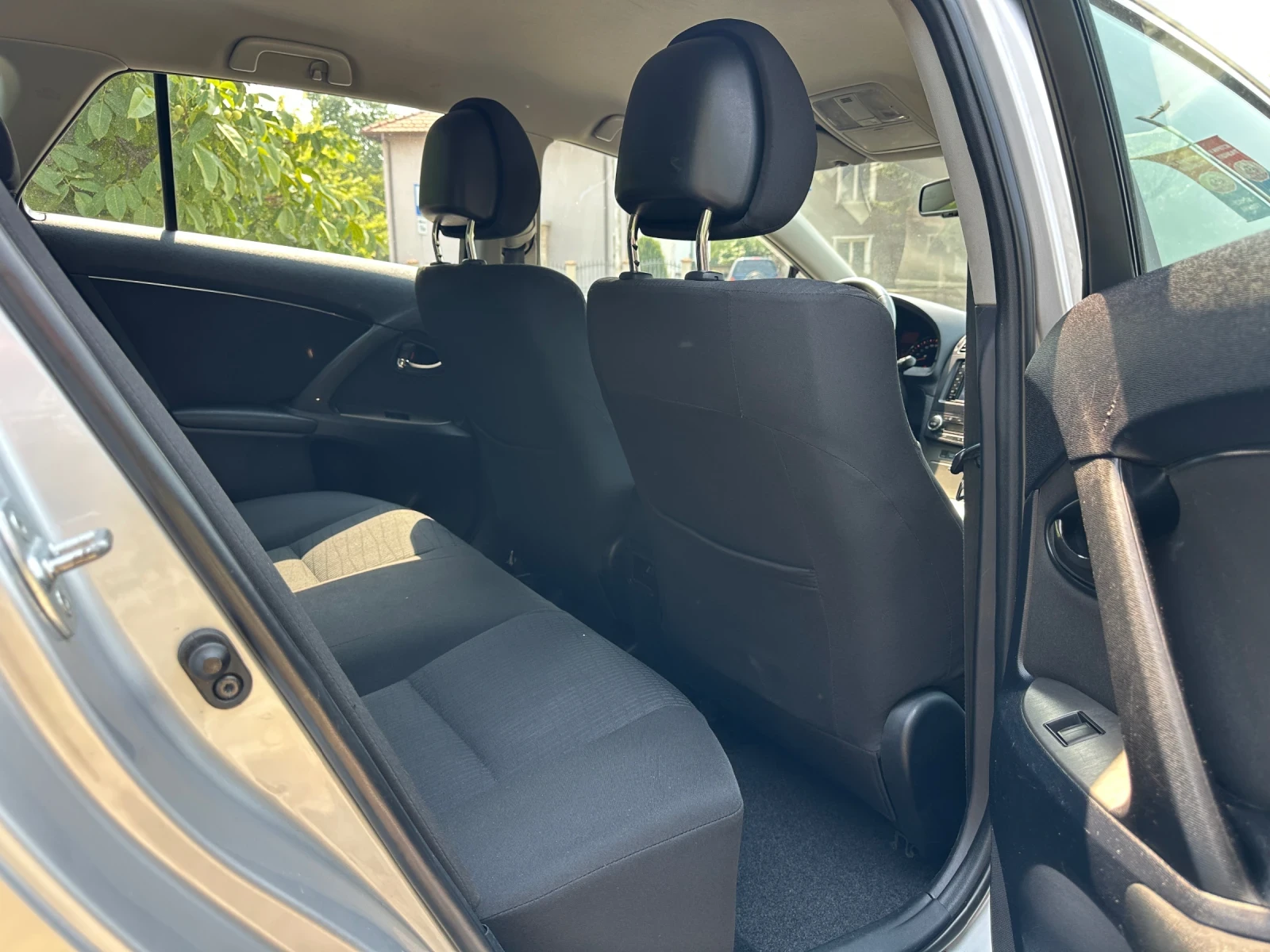 Toyota Avensis 1.8-VVTI-Comfort-NAVI-6-ск-1Г-ГАРАНЦИЯ, снимка 13 - Автомобили и джипове - 55710147