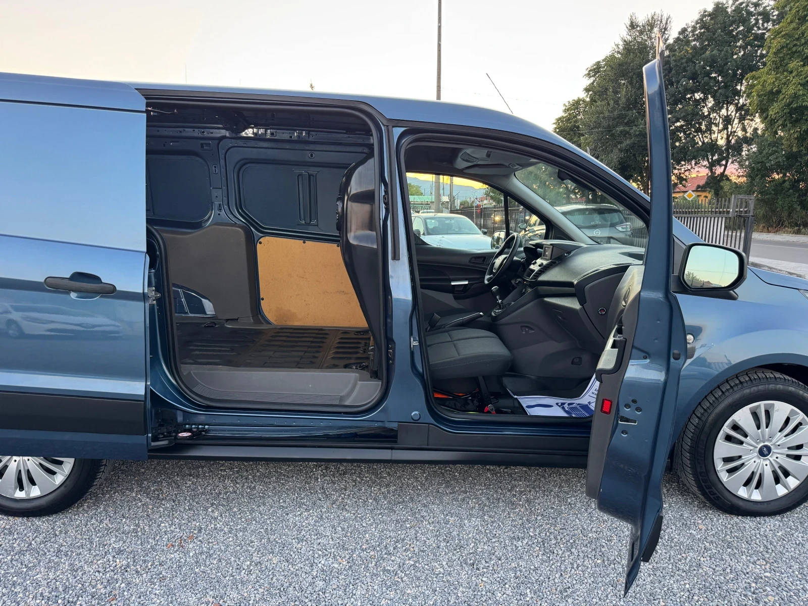 Ford Connect Transit 1.5d EkoBlue!FACE!! MAXI!! 3 Seats!! 6Sp!!, снимка 15 - Автомобили и джипове - 55728881