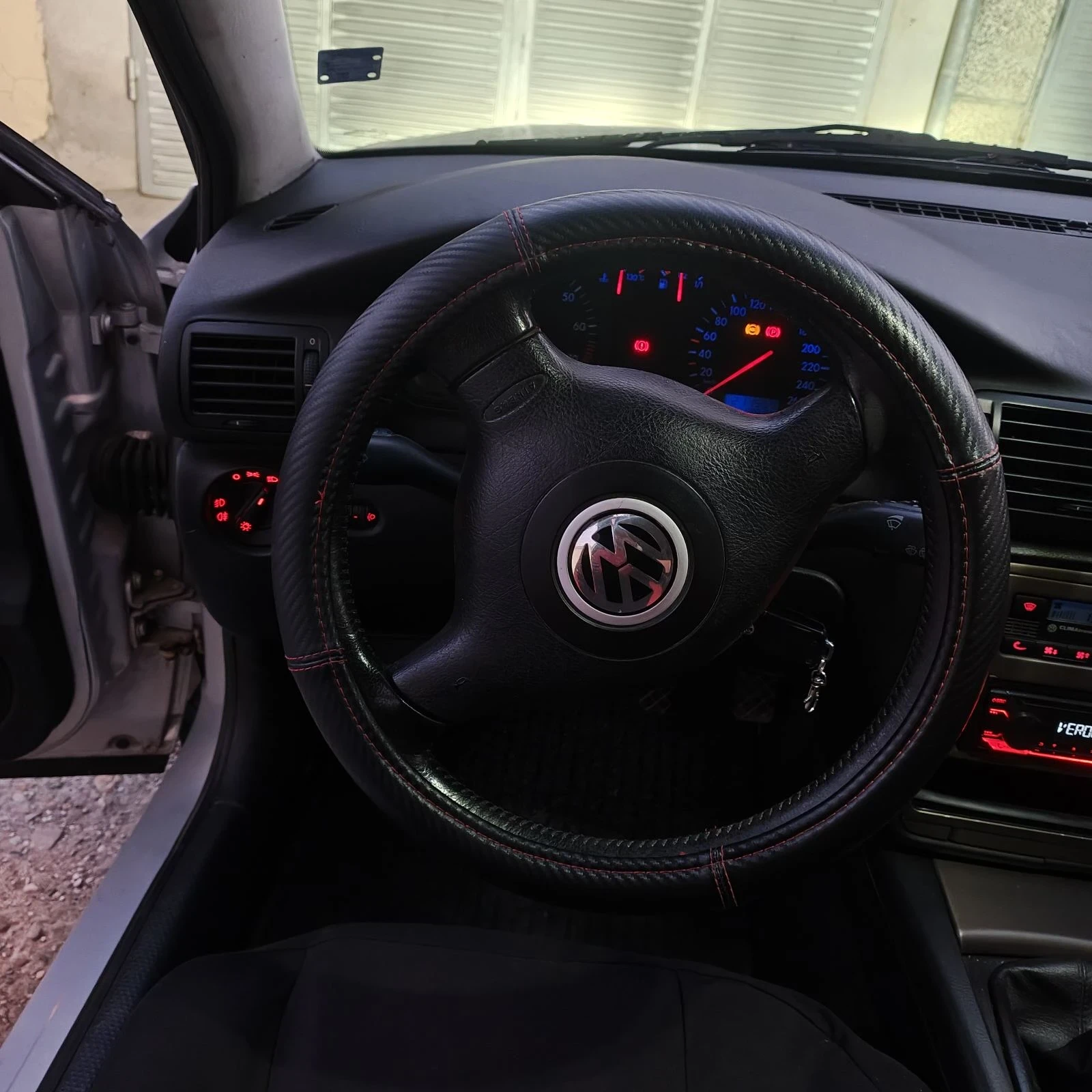 VW Passat, снимка 8 - Автомобили и джипове - 56647093