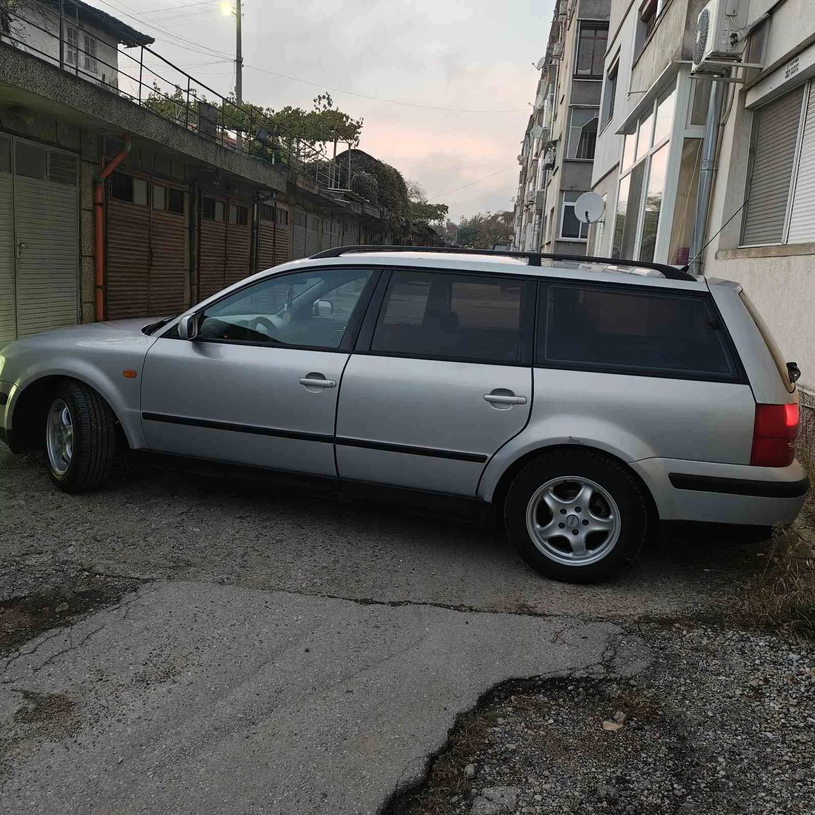 VW Passat, снимка 6 - Автомобили и джипове - 56647093
