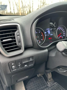 Kia Sportage 1.6 CRDi, 136 к.с., Гаранция до 07.2027, снимка 10