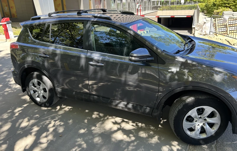 Toyota Rav4 2.5 AWD, снимка 12 - Автомобили и джипове - 46851145