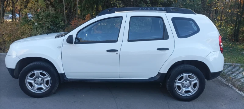 Dacia Duster 1.6, снимка 4 - Автомобили и джипове - 47986424