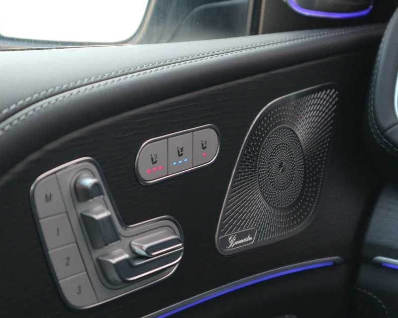 Mercedes-Benz GLS580 * 4M* AMG* PANO* DISTR* HEAD-UP* BURM* PANO* NIGHT, снимка 5 - Автомобили и джипове - 51562193