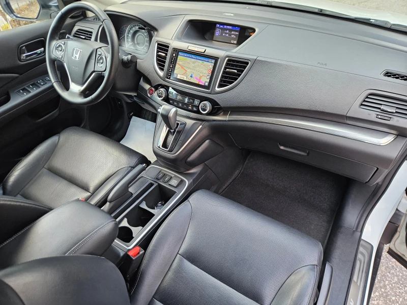 Honda Cr-v 2.0i-VTEC 4x4 Panorama* Keyless * City Brake, снимка 14 - Автомобили и джипове - 51622821