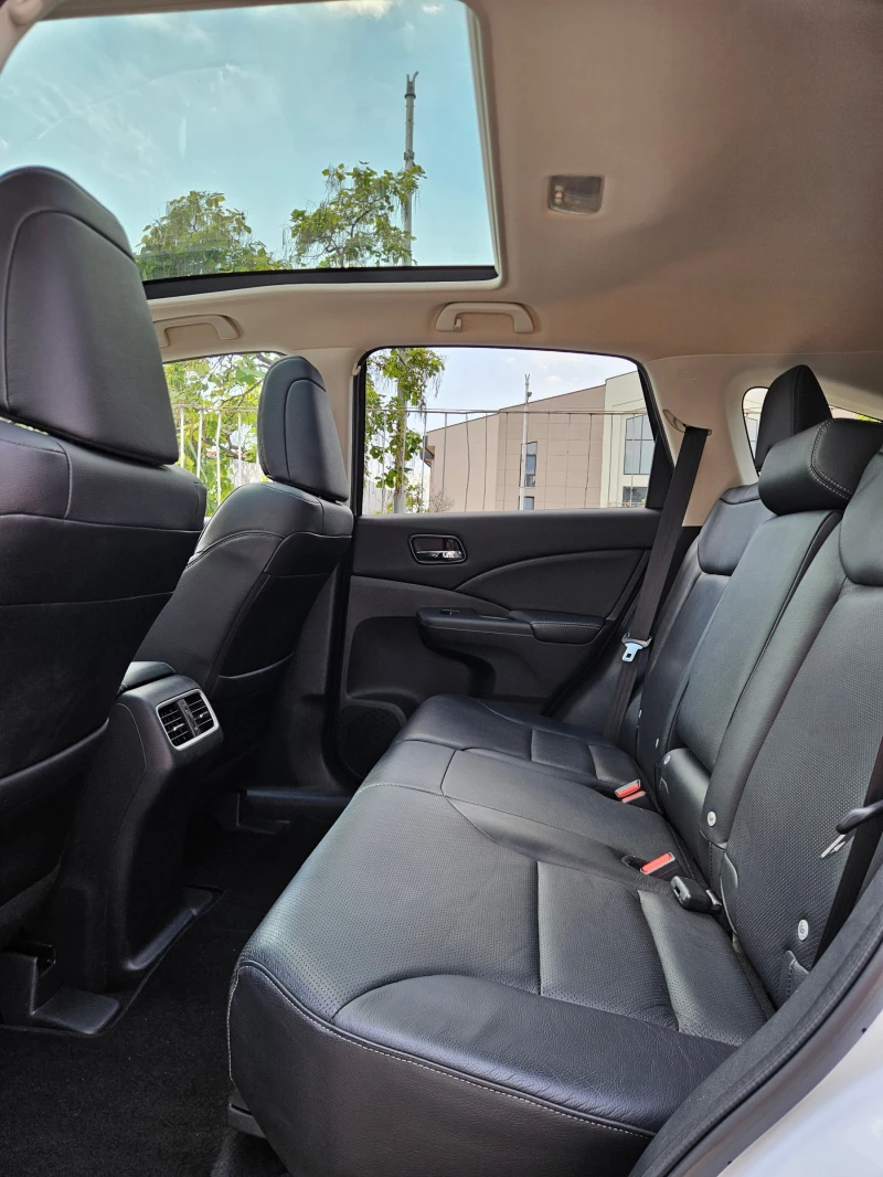 Honda Cr-v 2.0i-VTEC 4x4 Panorama* Keyless * City Brake, снимка 12 - Автомобили и джипове - 51622821