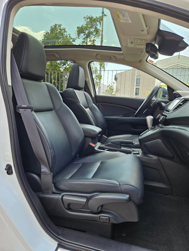 Honda Cr-v 2.0i-VTEC 4x4 Panorama* Keyless * City Brake, снимка 13 - Автомобили и джипове - 51622821