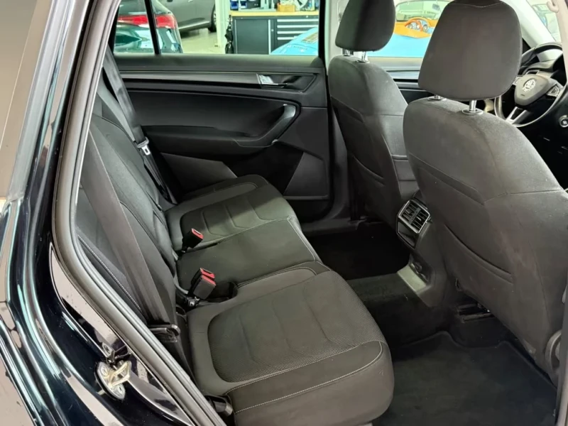 Skoda Kodiaq 1.5 TSI DSG7 ACC AHK LED, снимка 12 - Автомобили и джипове - 51899139