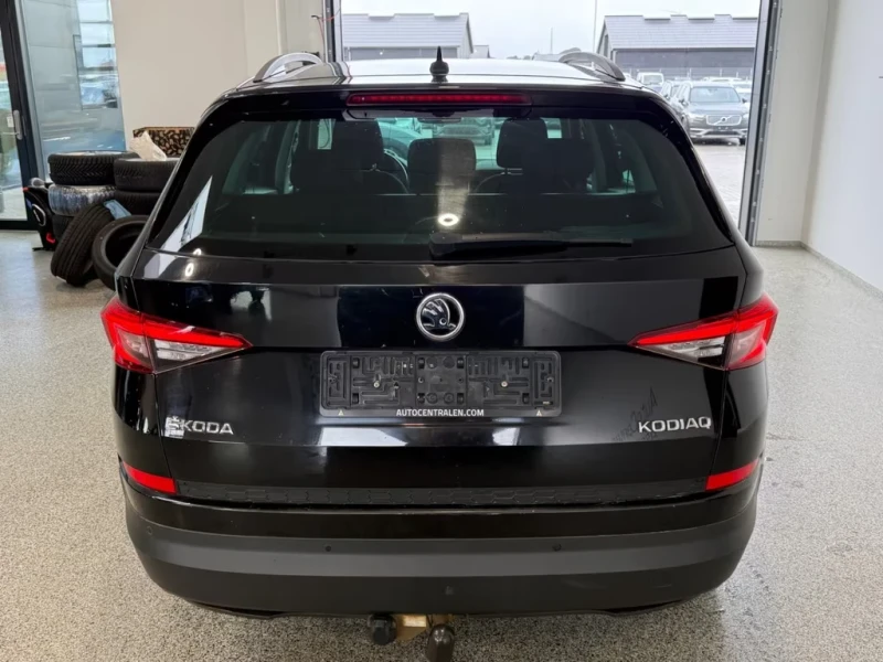 Skoda Kodiaq 1.5 TSI DSG7 ACC AHK LED, снимка 4 - Автомобили и джипове - 51899139