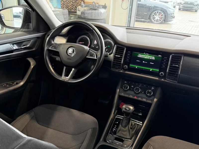 Skoda Kodiaq 1.5 TSI DSG7 ACC AHK LED, снимка 7 - Автомобили и джипове - 51899139
