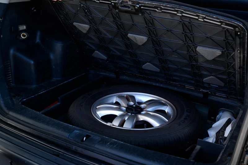 Hyundai Tucson 2.0 CRDI - Автоматик, снимка 5 - Автомобили и джипове - 52865088