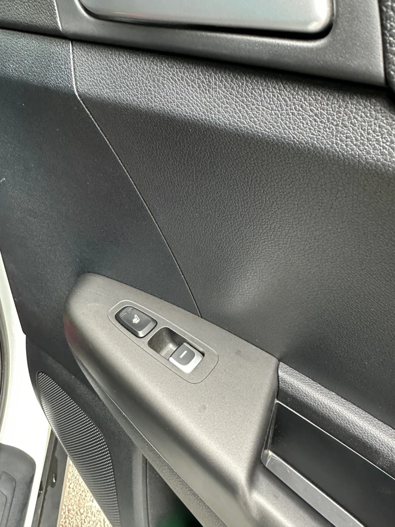 Kia Sportage 1.6 CRDi, 136 к.с., Гаранция до 07.2027, снимка 13 - Автомобили и джипове - 52679681