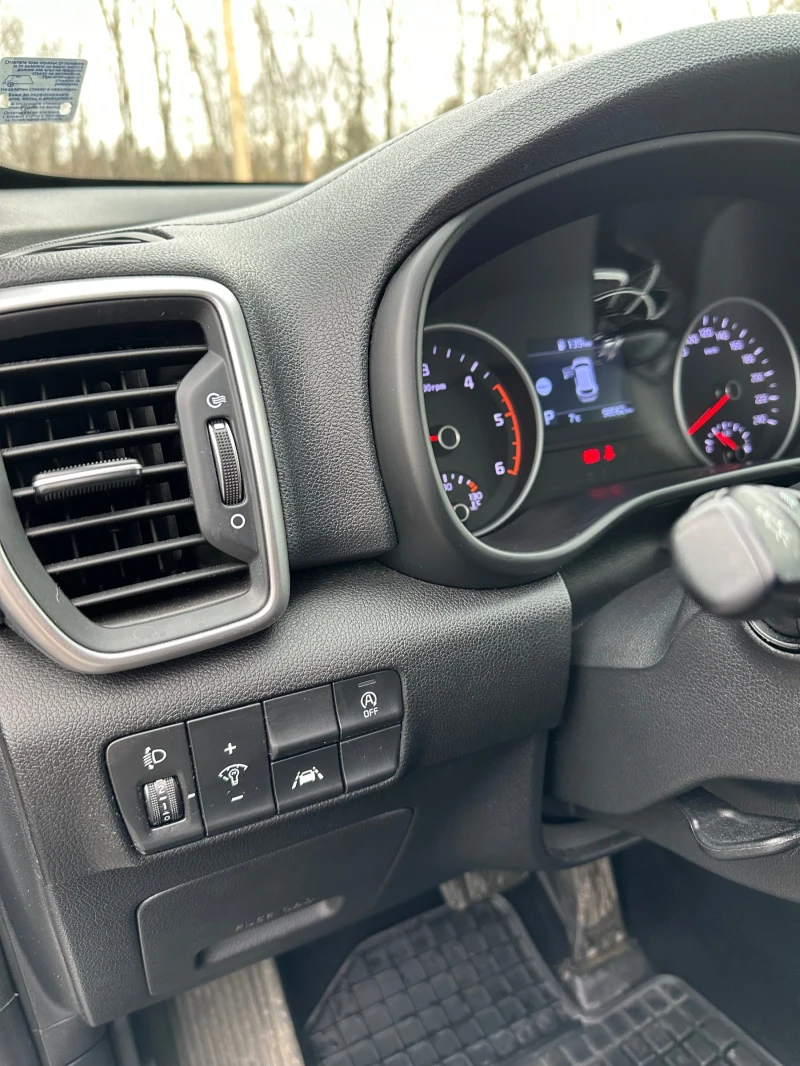 Kia Sportage 1.6 CRDi, 136 к.с., Гаранция до 07.2027, снимка 10 - Автомобили и джипове - 52679681
