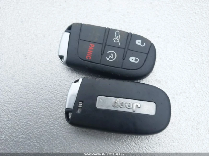 Jeep Grand cherokee 3.6l Overland, снимка 11 - Автомобили и джипове - 53325836