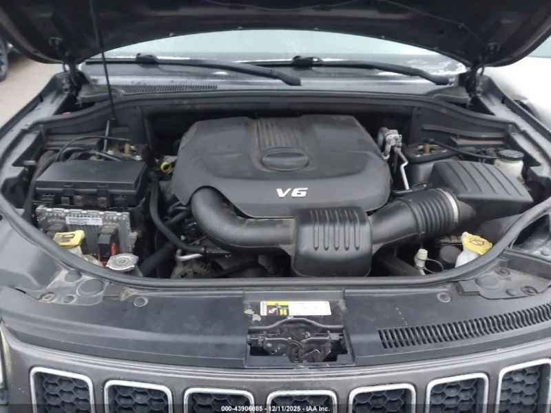 Jeep Grand cherokee 3.6l Overland, снимка 10 - Автомобили и джипове - 53325836