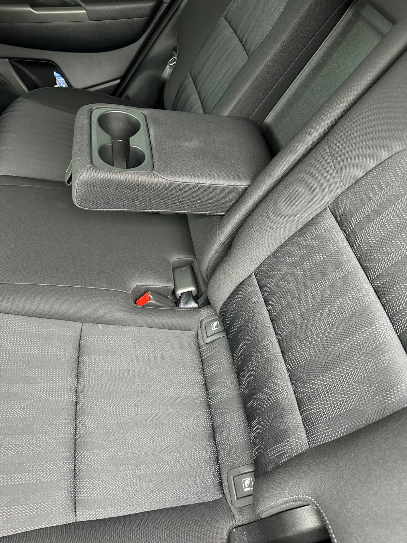 Kia Sportage 1.6 CRDi, 136 �.�., �������� �� 07.2027 | Mobile.bg � ����������� 15