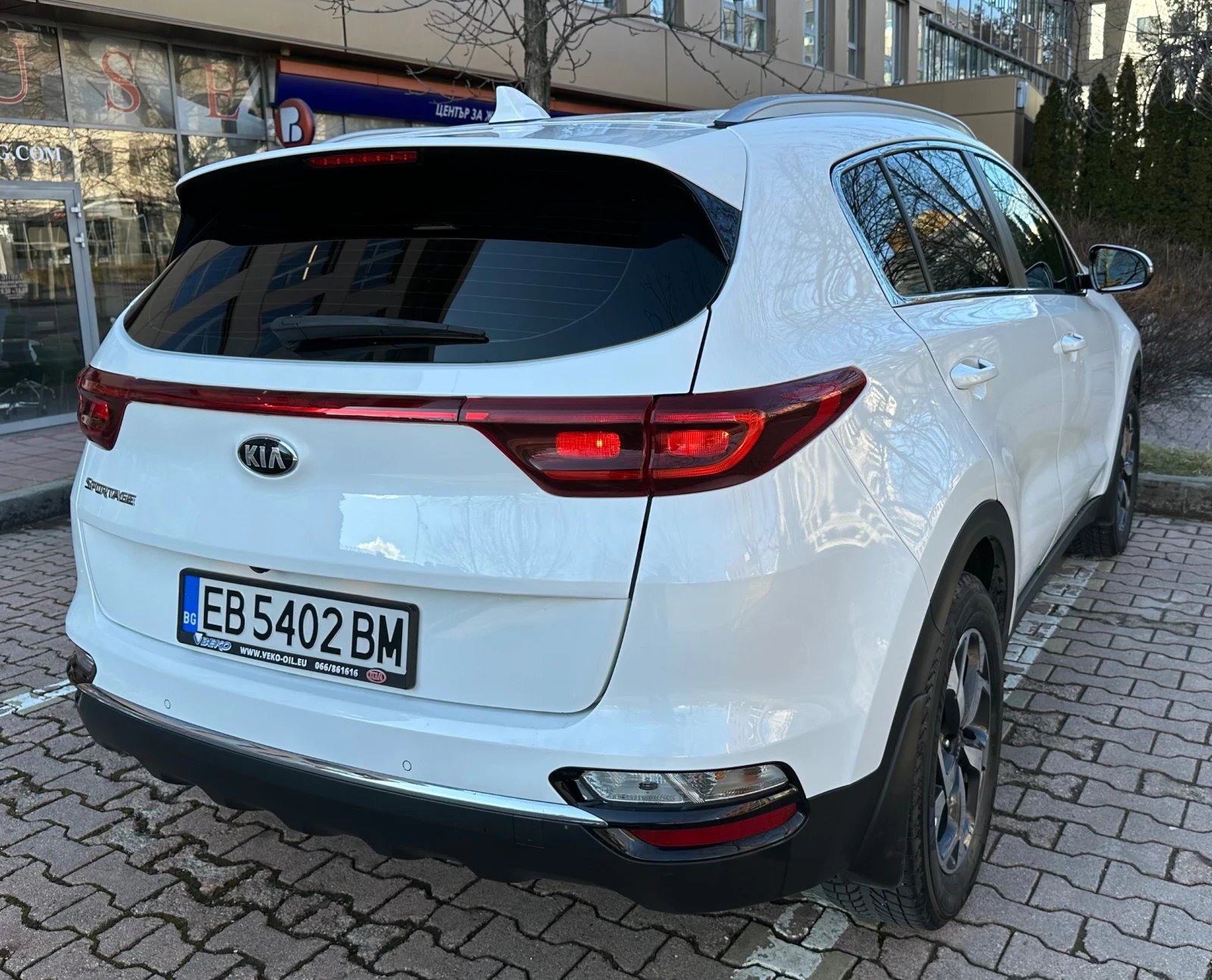 Kia Sportage 1.6 CRDi, 136 к.с., Гаранция до 07.2027, снимка 4 - Автомобили и джипове - 53388327